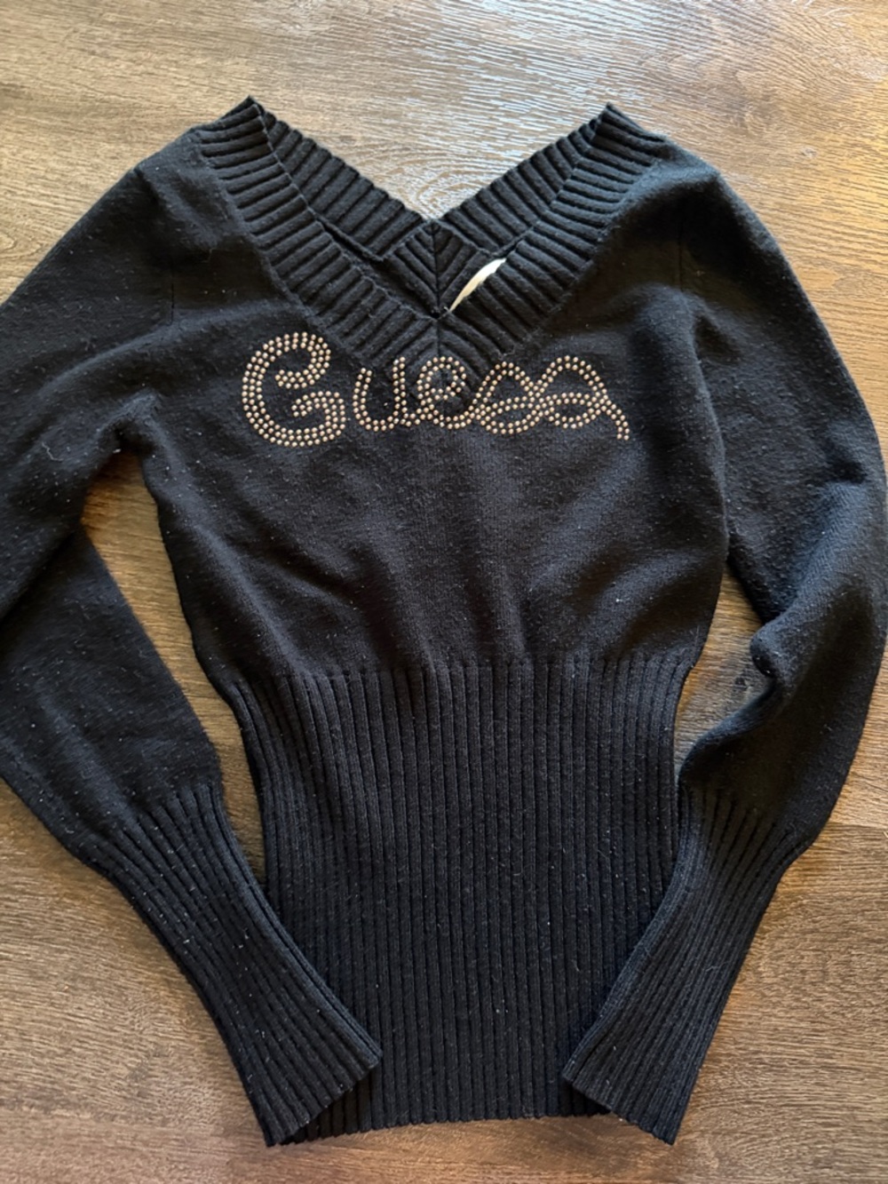 Y2K Guess Sweater 🖤 small
